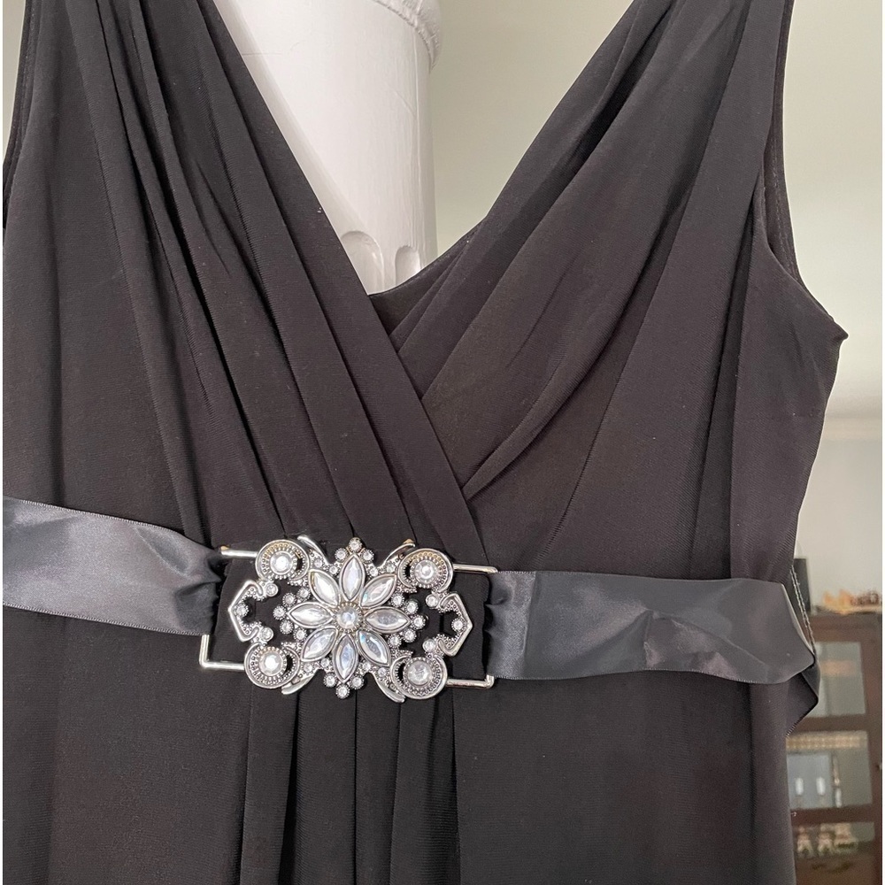 Scarlett Nite women. Black Cocktail, party dress. Aline , sleeveless, V neck - Picture 3 of 5